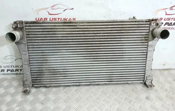 Toyota Avensis T270 Intercooler radiator