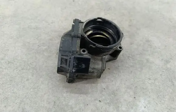 Volkswagen PASSAT B6 Throttle body valve 03G128063M