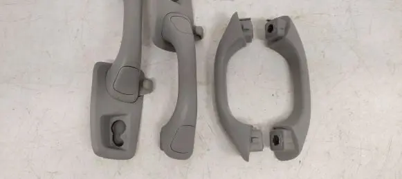 Volvo V70 A set of handles for the ceiling 09193487 3572 09193488