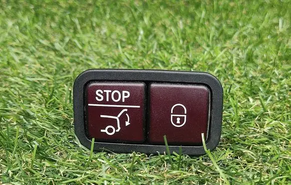 Mercedes-Benz C W205 Tailgate/boot open switch button 2128210551