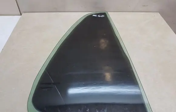 Mercedes-Benz ML W163 Rear vent window glass A1637350209 43R008010
