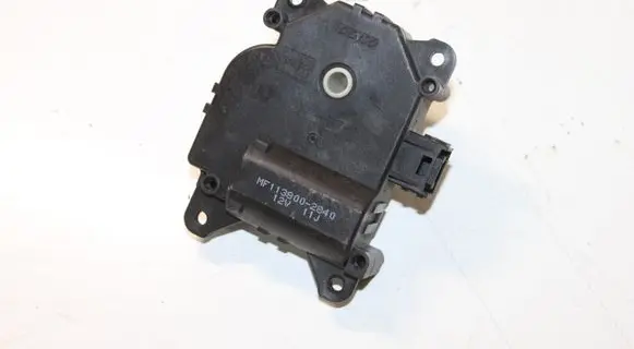 Toyota Auris 150 Air flap motor/actuator 113800-2840
