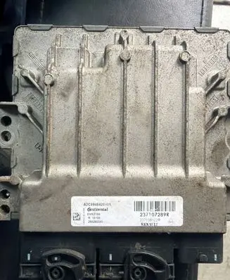 Renault Clio IV Engine control unit/module 237107289R 237106102R
