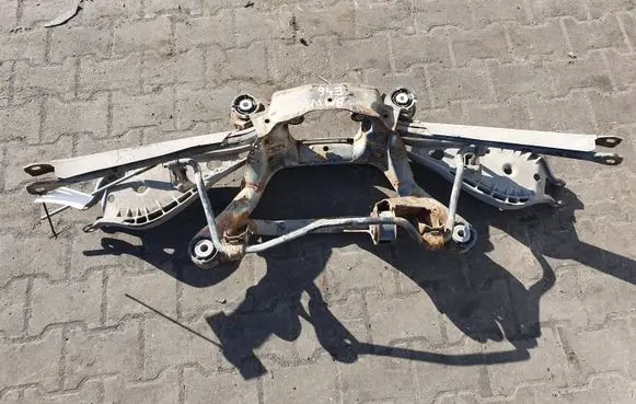 BMW 3 E46 Rear axle beam 