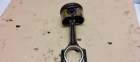 Audi 100 S4 C4 Piston 
