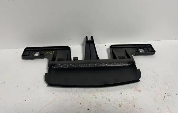 Volvo S80 Third/center stoplight 8693988 163339