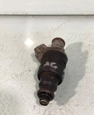 Audi A6 S6 C5 4B Fuel injector 07813355