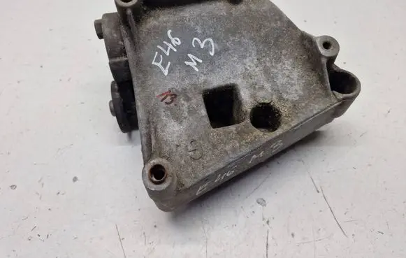 BMW M3 A/C compressor mount bracket 1433571 11281433571 F2260082