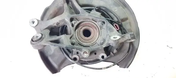 Mercedes-Benz E W211 Rear wheel hub