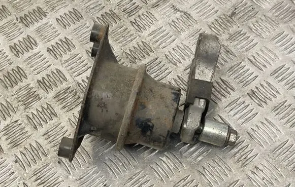 Honda CR-Z Engine mount bracket