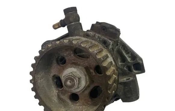 Renault Kangoo II Fuel injection high pressure pump 8200821184 A2C20000754 5WS40153