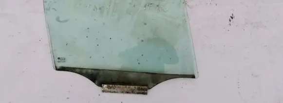 Opel Astra G Rear door window glass 