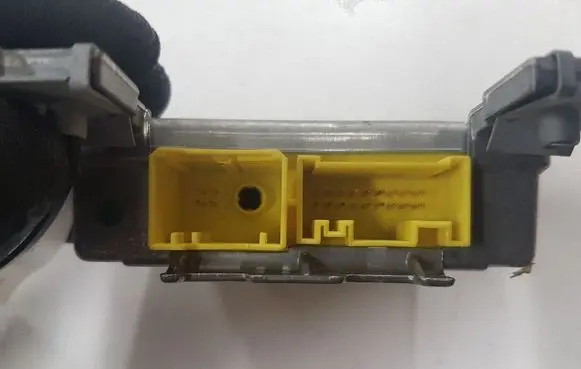 BMW 5 E60 E61 Airbag control unit/module 220434654 S1695300701A 04B323MA2547B