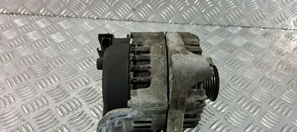 BMW 1 E81 E87 Generator/alternator 7802261