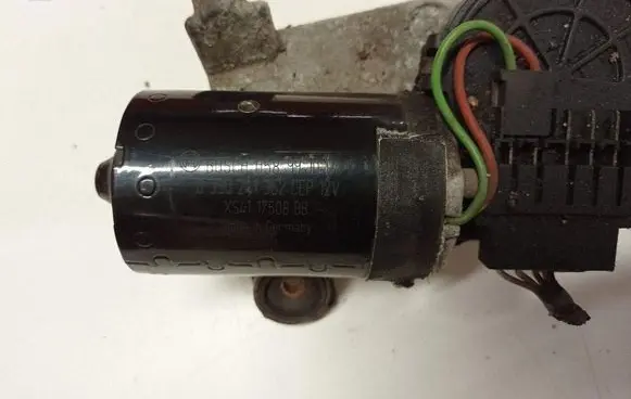 Ford Focus Front wiper linkage and motor 0589910041 0390241362 XS4117508BB