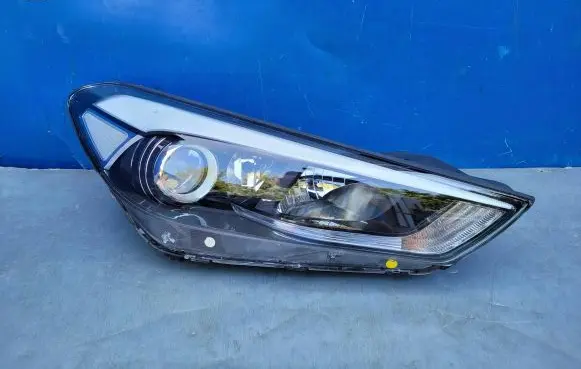 Hyundai Tucson TL Headlight/headlamp 92102D7XXX