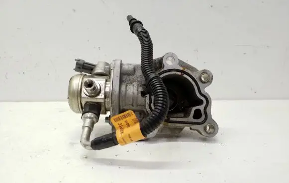 Ford Fusion II Fuel injection high pressure pump EJ7E9D376