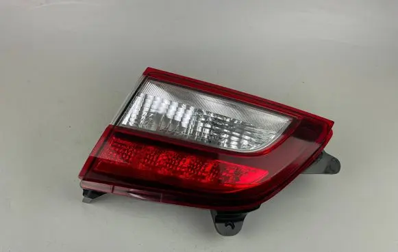 Tailgate rear/tail lights