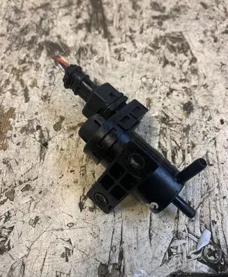 Nissan Juke I F15 Turbo solenoid valve 8200762162