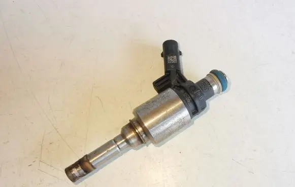 Audi A4 S4 B8 8K Fuel injector 0261500076 06H906036G