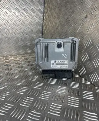 Volkswagen Tiguan Engine control unit/module 03C906027BL 03C906027F 0261S06100
