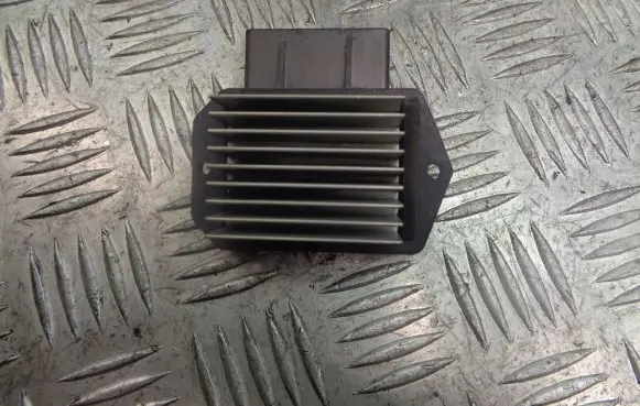 Toyota Avensis T250 Heater blower fan relay 499300-2121