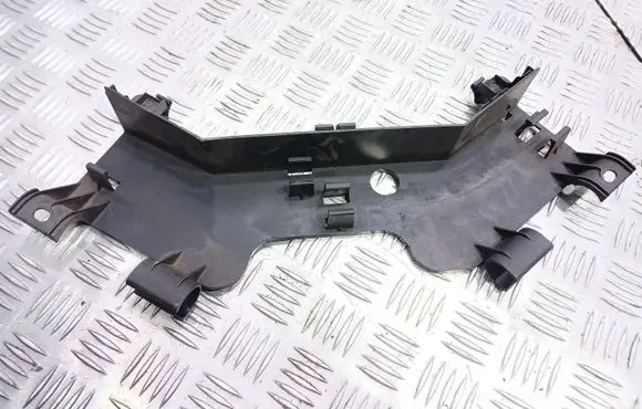 BMW 5 E60 E61 Other engine bay part 7533053