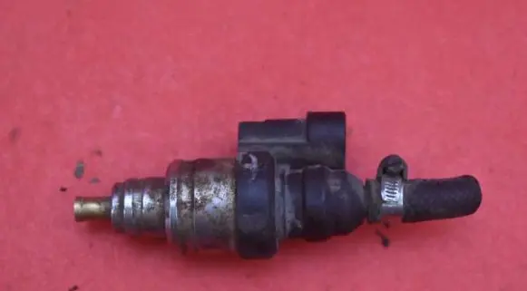 Volvo XC90 Fuel injector 67R-016407
