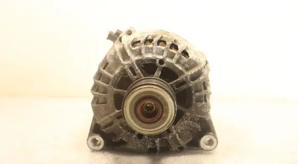 Peugeot 3008 II Generator/alternator 2614016A