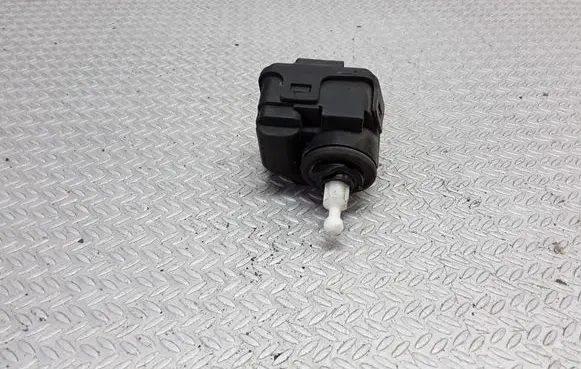 Audi A6 S6 C5 4B Headlight level adjustment motor 8L0941295