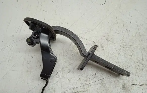 Volvo V70 Tailgate/trunk/boot hinge 31218425