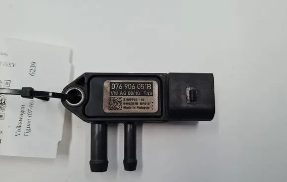 Volkswagen Tiguan Exhaust gas pressure sensor 076906051B
