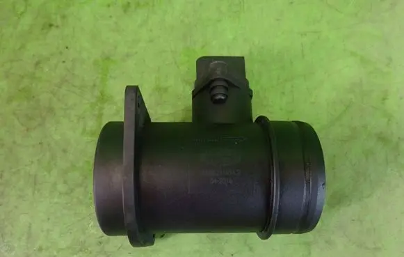 Audi A4 S4 B5 8D Mass air flow meter AMMQ19612