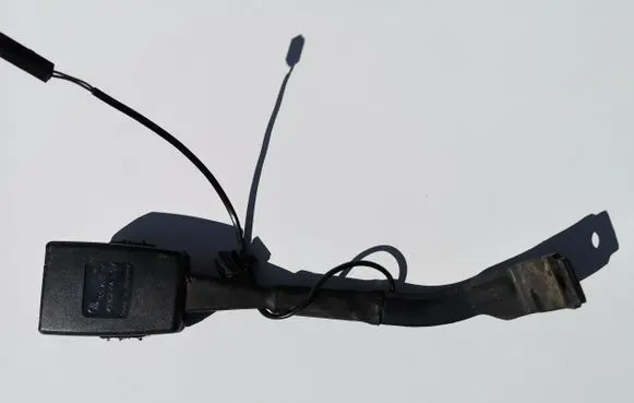 Volkswagen Scirocco Seat belt trim 