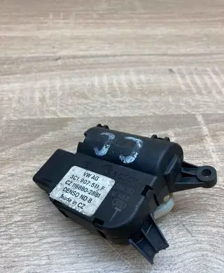 Volkswagen PASSAT B7 Air flap motor/actuator 3C1907511F 1168802881