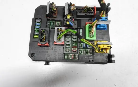 Peugeot 508 RXH Fuse module 9665547580