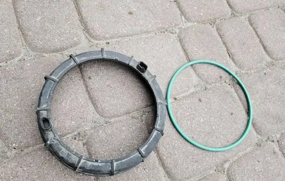 Opel Mokka B In tank fuel pump screw locking ring/nut 9633283880