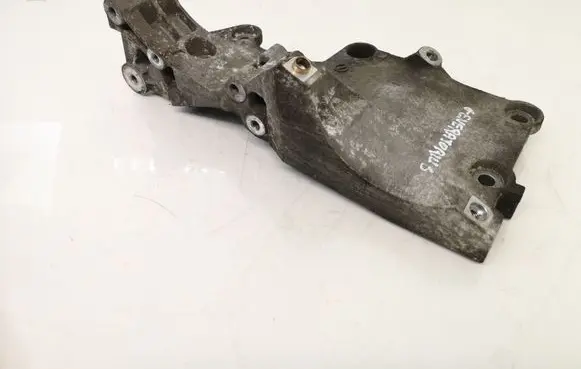 Volkswagen Touran I Generator/alternator bracket 03G903143A