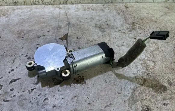 Volvo S60 Sunroof motor/actuator 404451 44249533