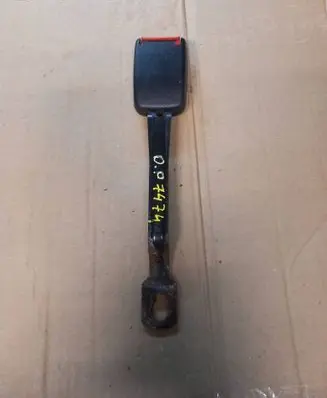 Audi A4 S4 B5 8D Front seatbelt buckle 8d08577755