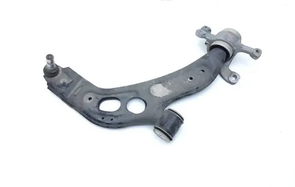BMW 2 F46 Front lower control arm/wishbone 8831646