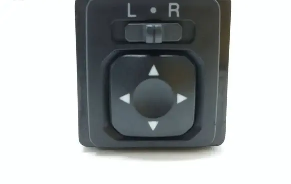 Mitsubishi Montero Wing mirror switch MR190956 2611D4 C8NC09M