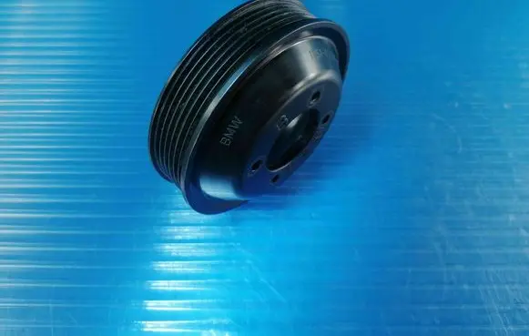 BMW 3 E46 Water pump pulley 1436590