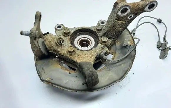 Toyota RAV 4 (XA30) Front wheel hub