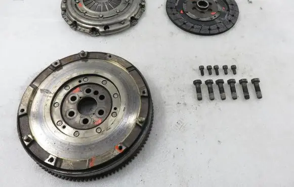 BMW 3 E90 E91 Dual mass flywheel 704714 705148 704820