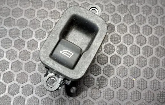Volvo V50 Electric window control switch 30774163 03451405