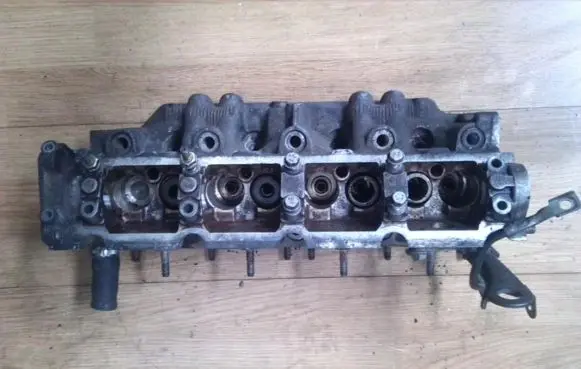 Renault Laguna I Engine head 