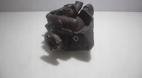 Volkswagen Golf III Power steering pump
