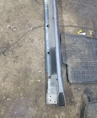 Subaru Legacy Sill