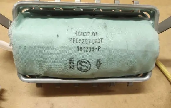 Toyota Avensis T250 Passenger airbag 4003701 181205P PF05Z071H3T